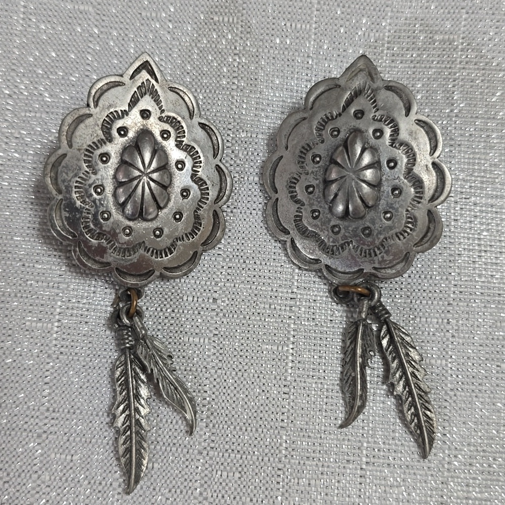 Vintage JJ Jonette 1988 Collection Silver Tone Southwest Feather Dangle Earrings